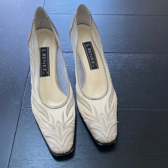 J.Renee’ Heels. Silver Fabric with Embroidered Accents. Size 9